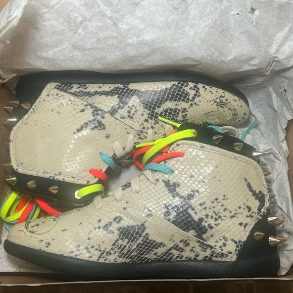 Melody Ehsani x Reebok Love sneaker - Picture 5 of 11